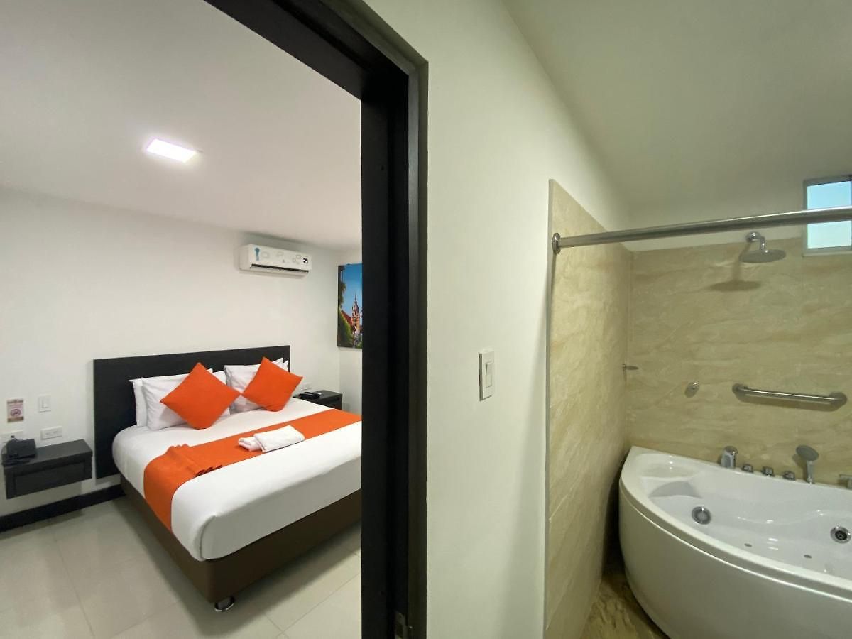 G Hotel