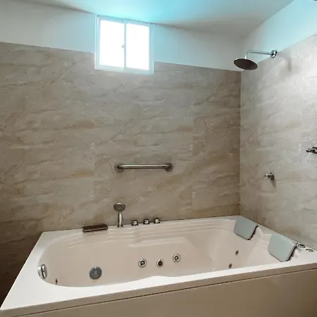 G Hotel 3*
