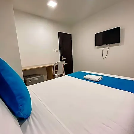 G Hotel 3*